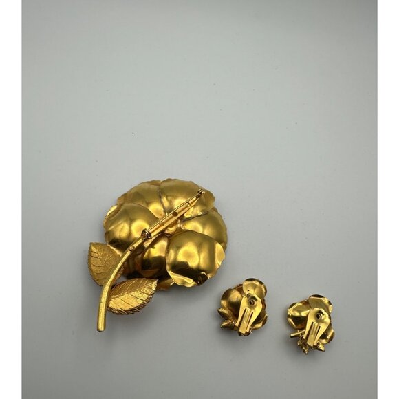 Vintage Yellow Flower Enamel Brooch Gold Tone Pin & Clip On Earrings Set - Picture 2 of 10